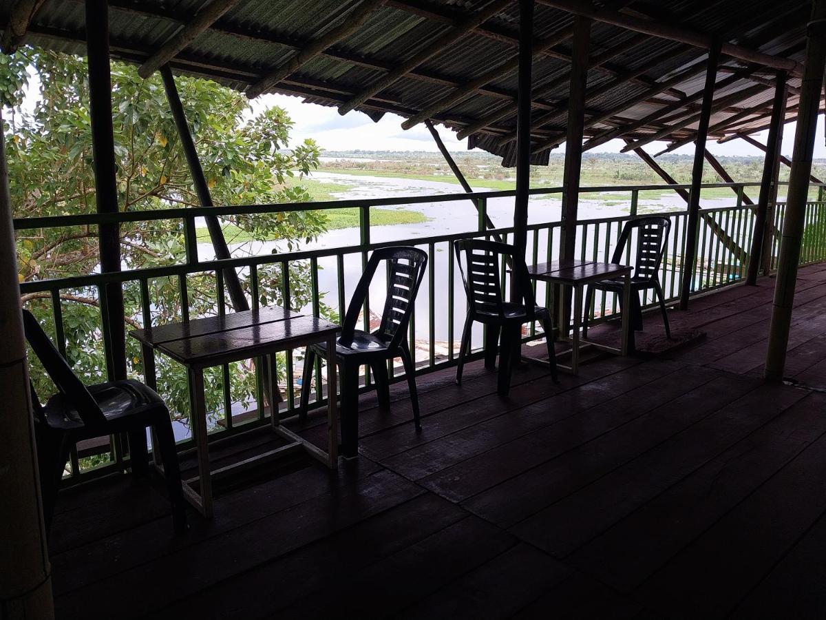 Amazon Breeze Hotel Икитос Екстериор снимка